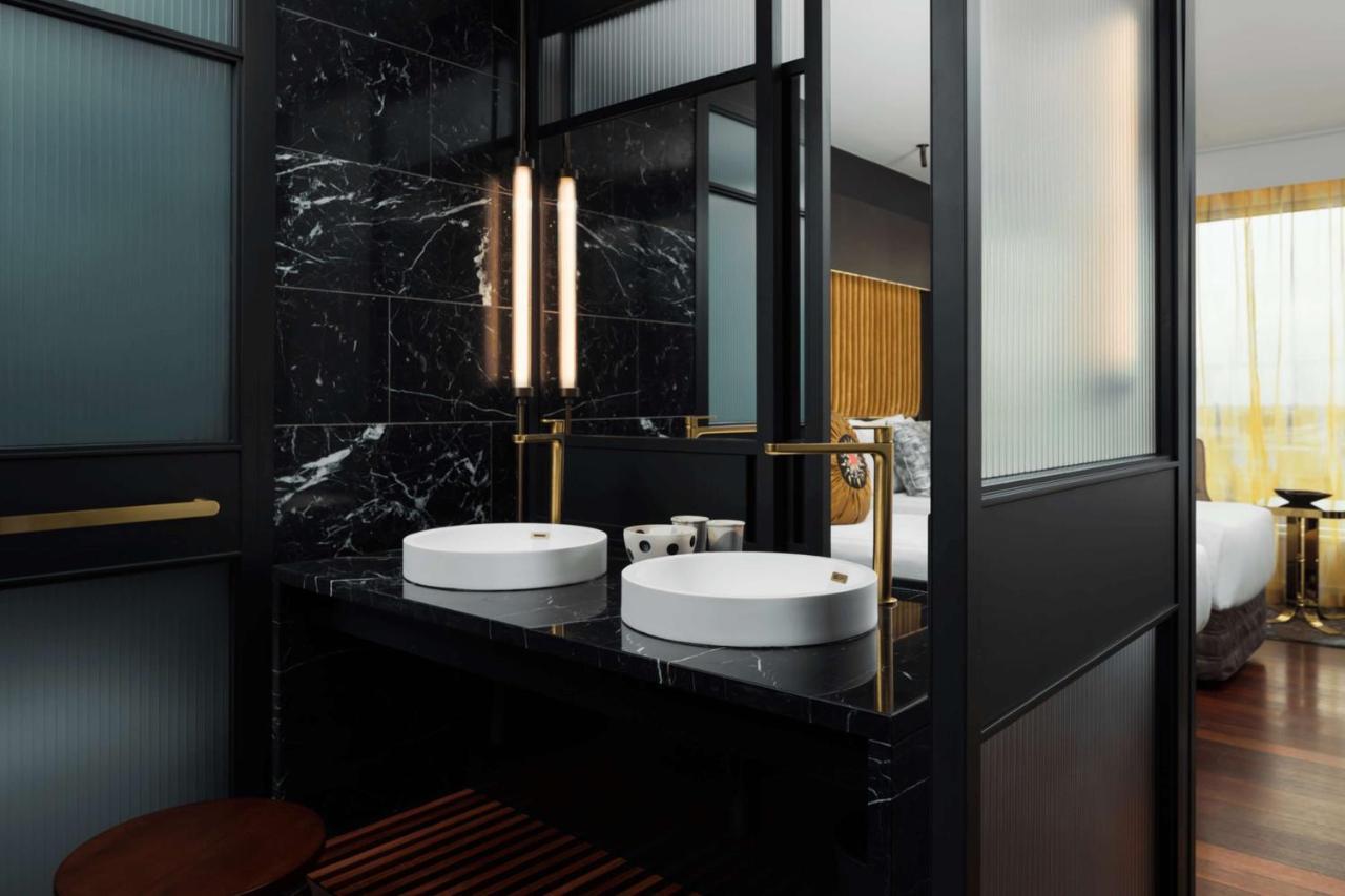 คิวที เพิร์ธ Hotel เพิร์ท ภายนอก รูปภาพ Bathroom