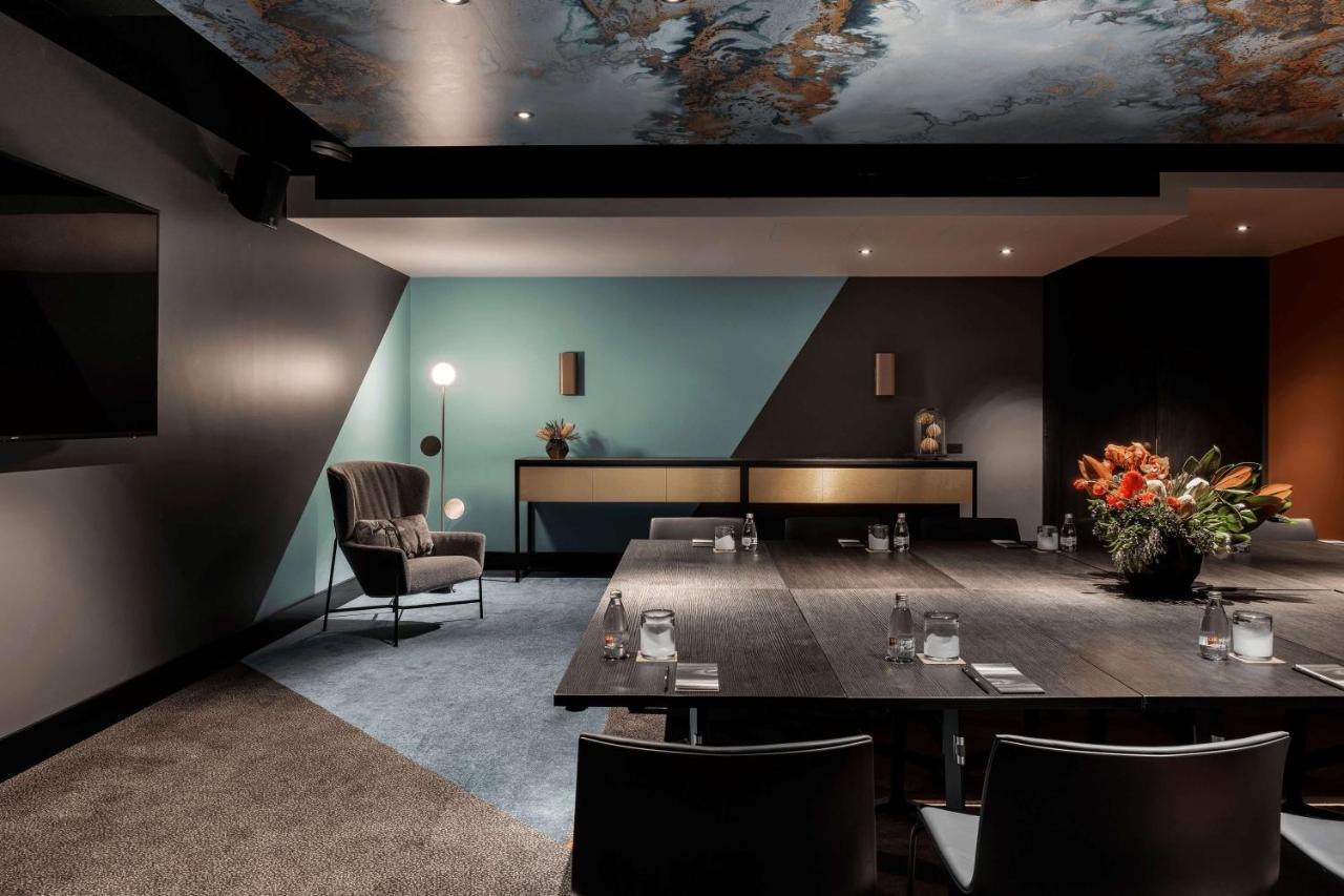 คิวที เพิร์ธ Hotel เพิร์ท ภายนอก รูปภาพ The meeting room