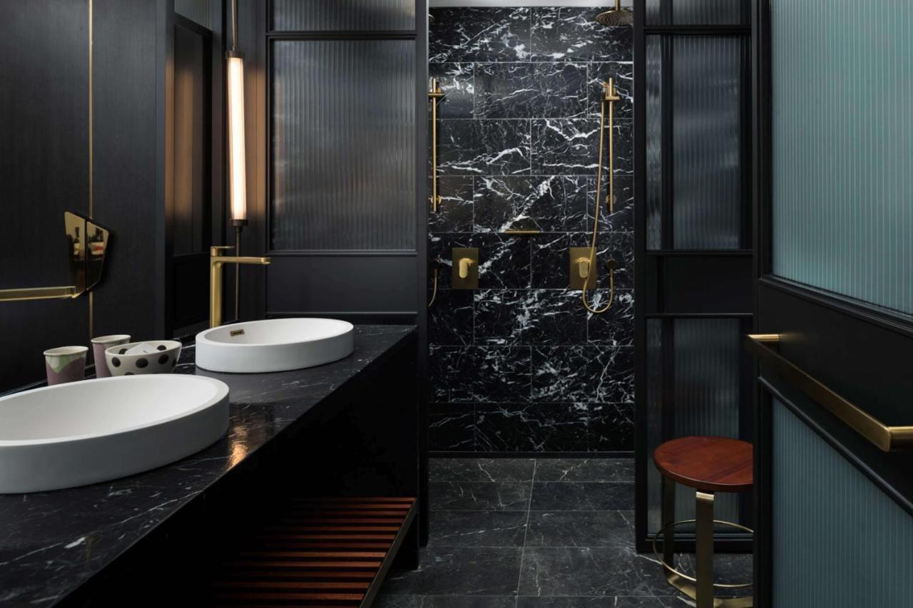คิวที เพิร์ธ Hotel เพิร์ท ภายนอก รูปภาพ Bathroom