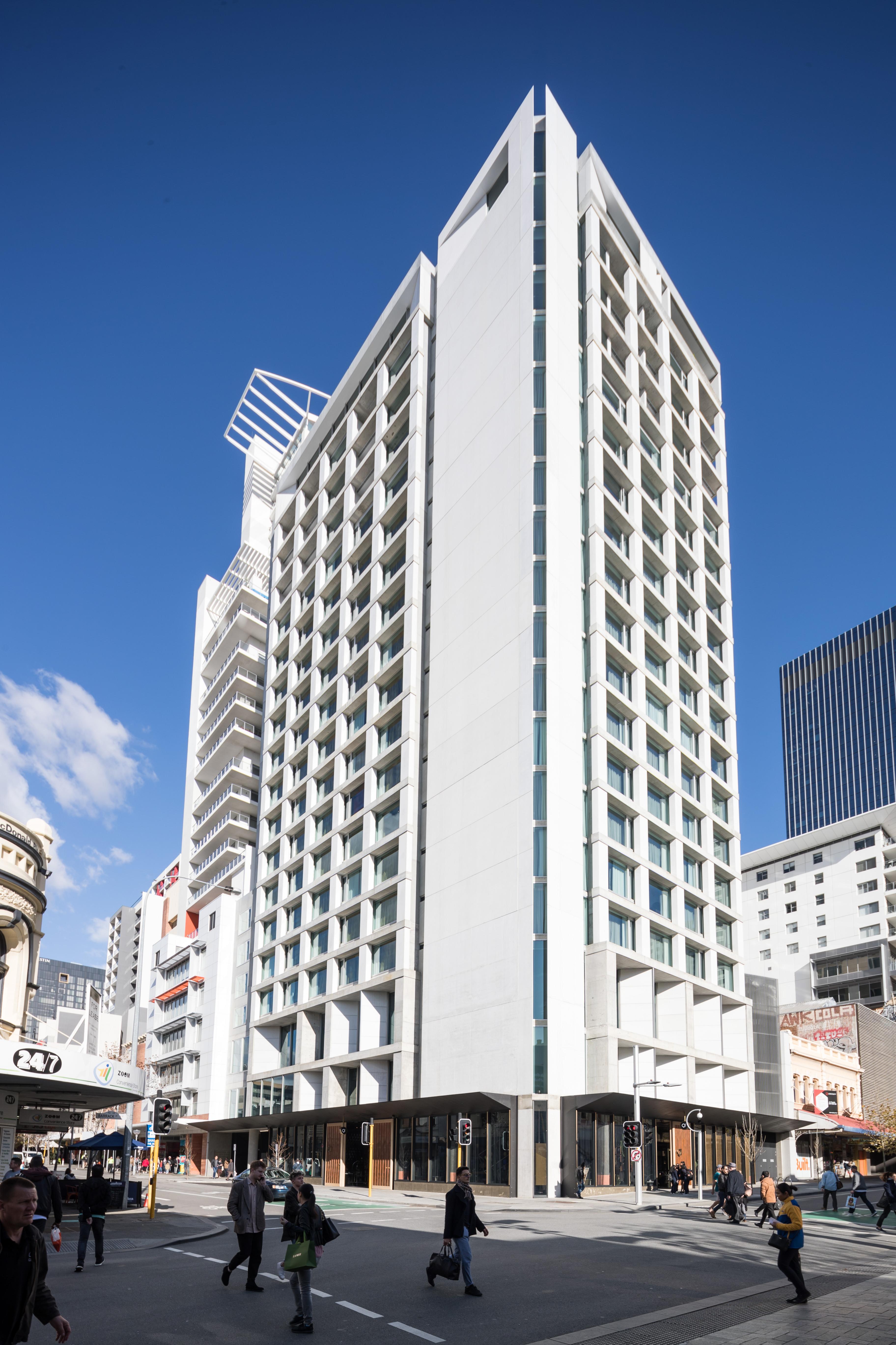 คิวที เพิร์ธ Hotel เพิร์ท ภายนอก รูปภาพ The hotel in 2014