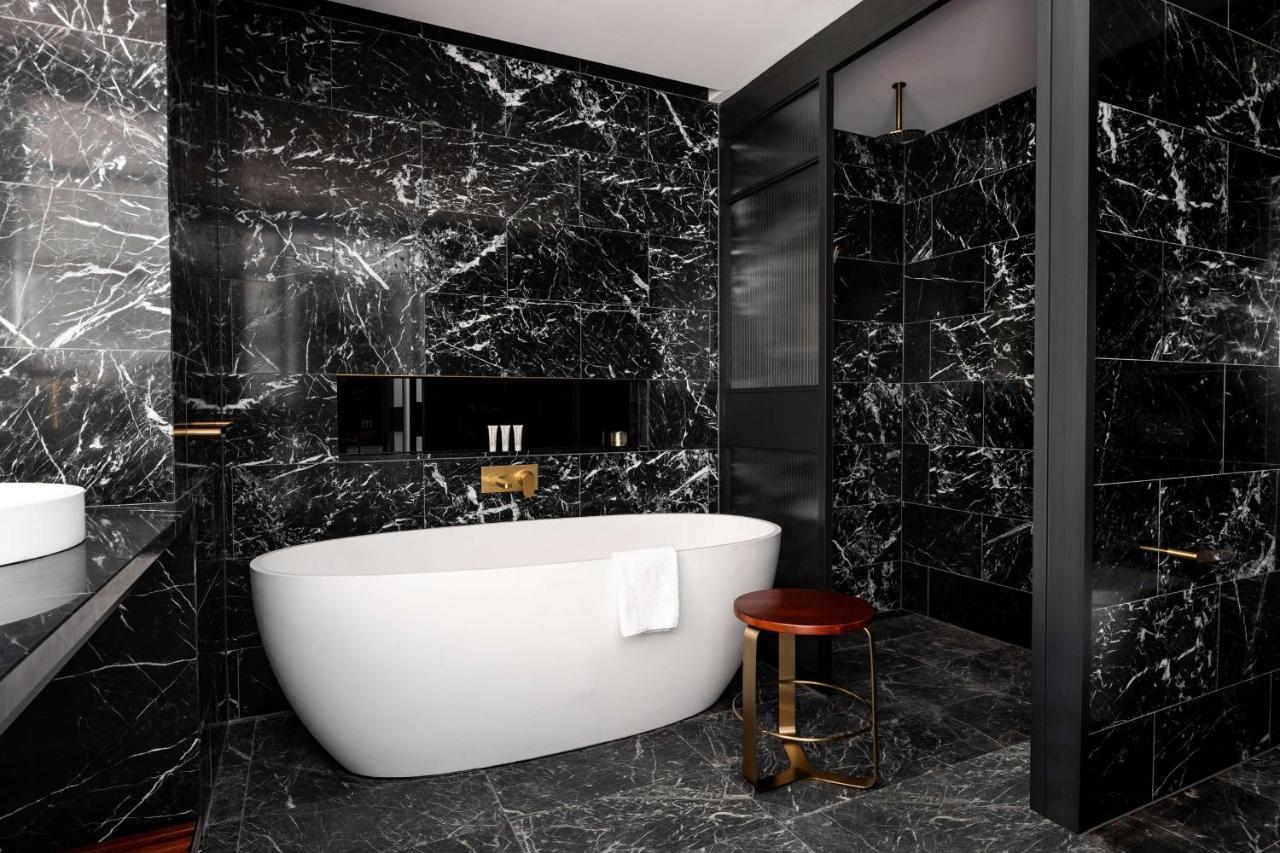 คิวที เพิร์ธ Hotel เพิร์ท ภายนอก รูปภาพ Bathroom