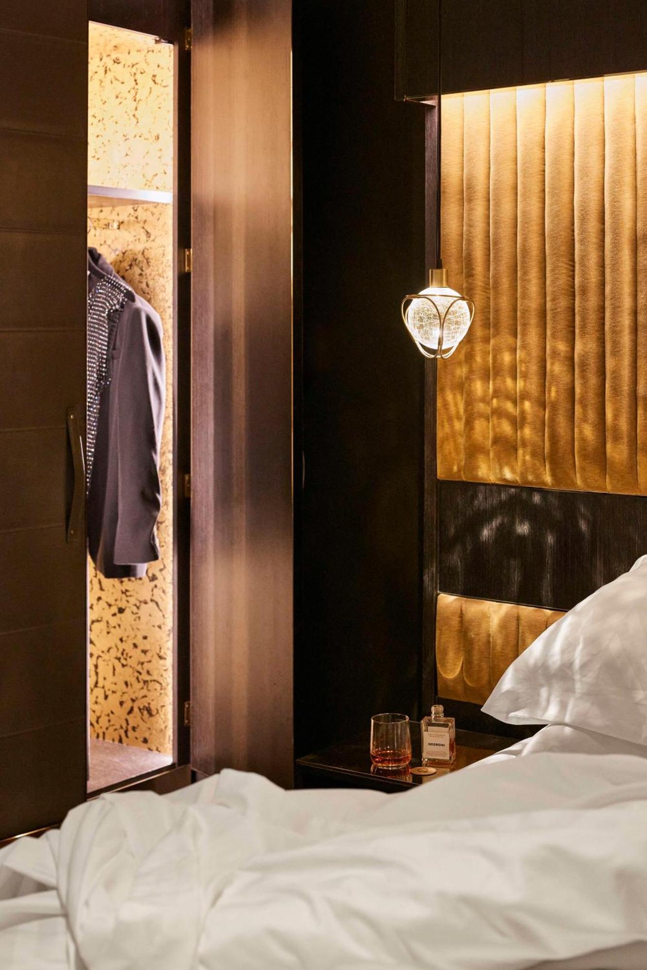 คิวที เพิร์ธ Hotel เพิร์ท ภายนอก รูปภาพ A room at the hotel